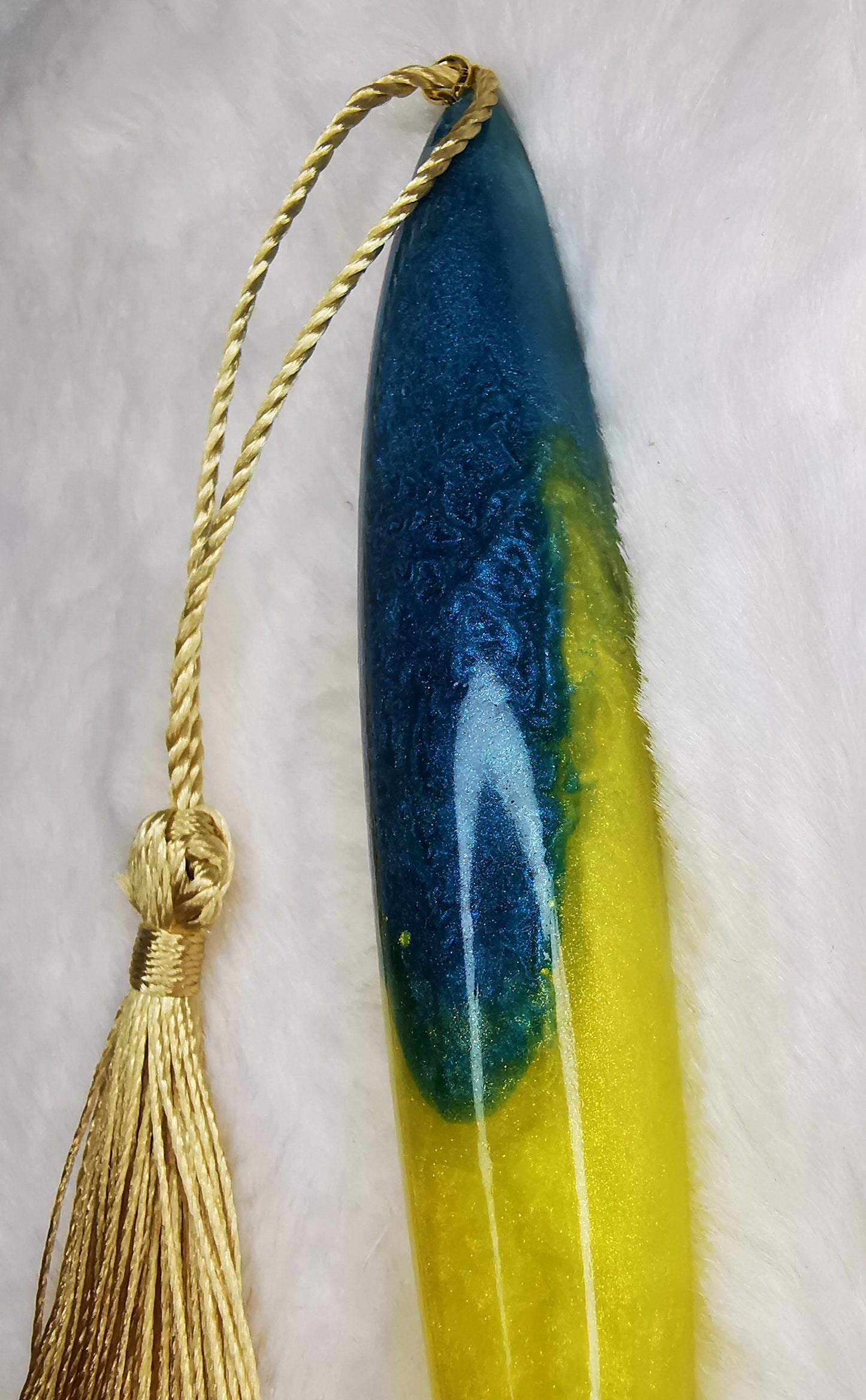 Stylo jaune et turquoise avec son pompon