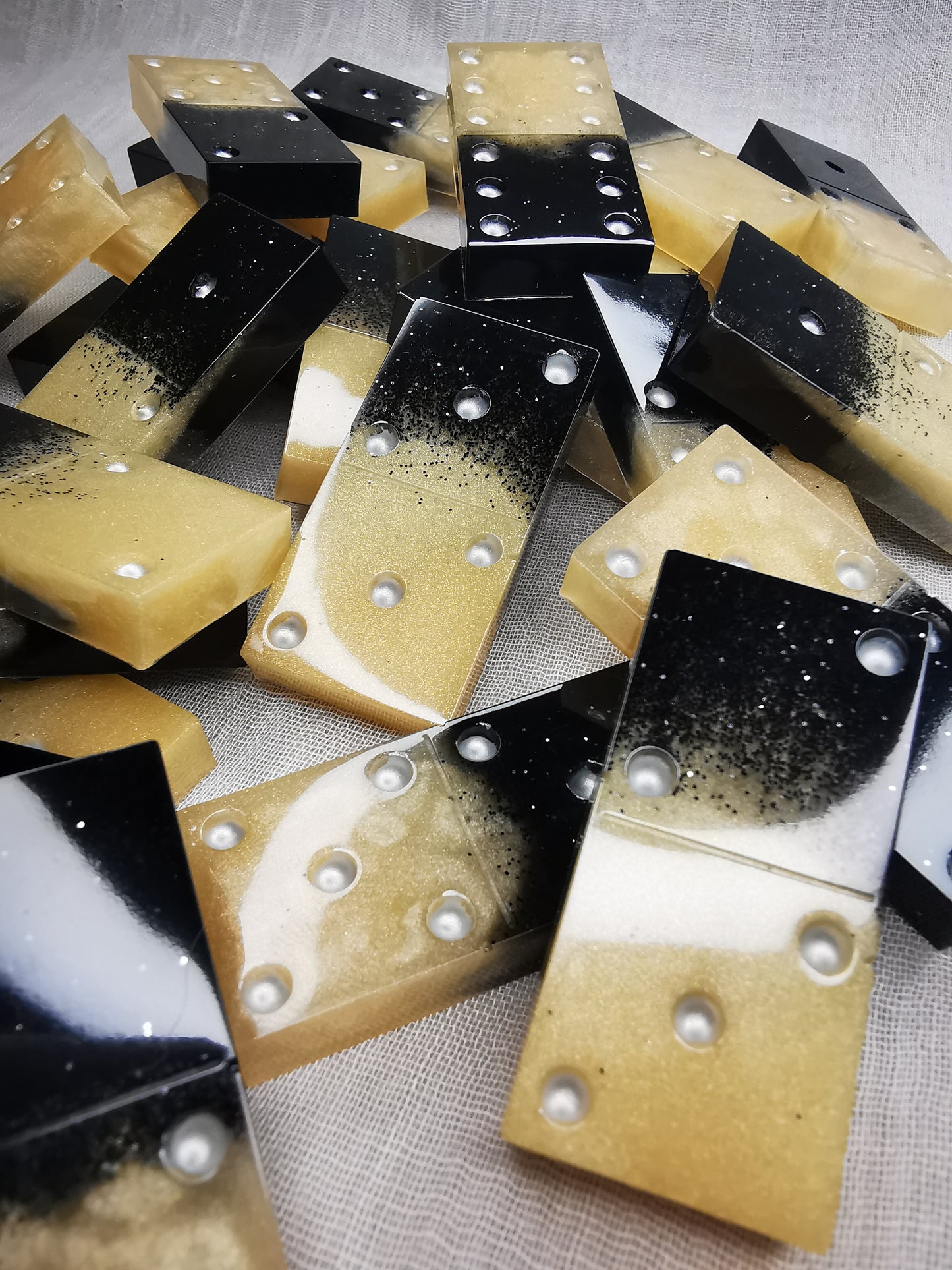Jeu de domino pailletté noir et cuivré