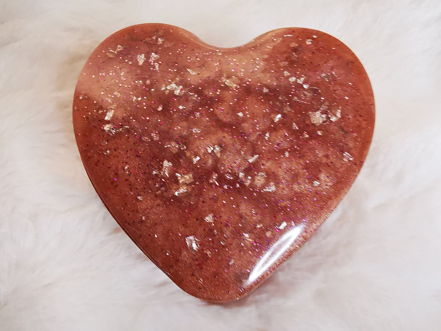 boite coeur cuivré avec des paillettes et des feuilles d'or