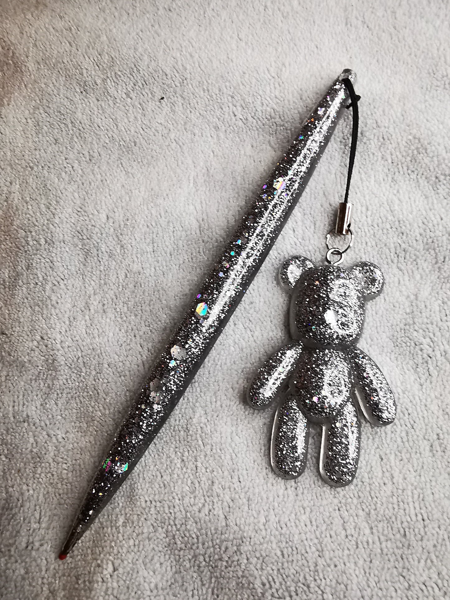 Stylo et son ourson gris pailleté holographique