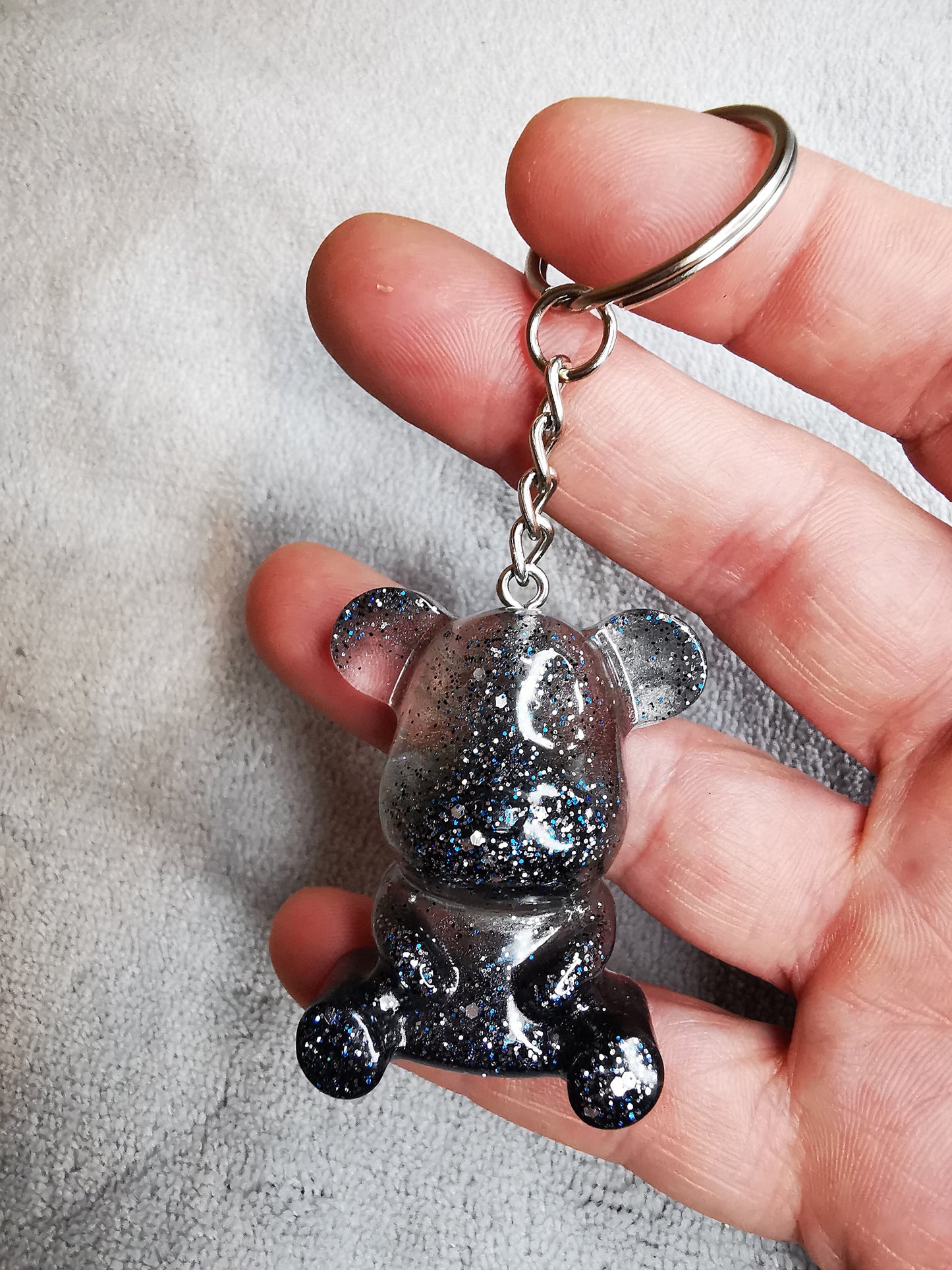 Porte clé ourson gris/noir pailleté