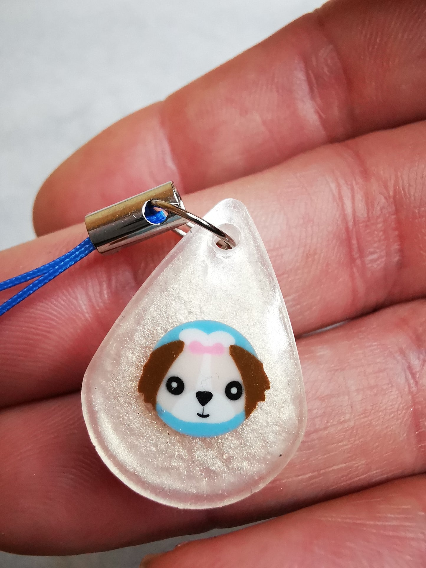 Bijoux de tel,trousse,veste ect..
