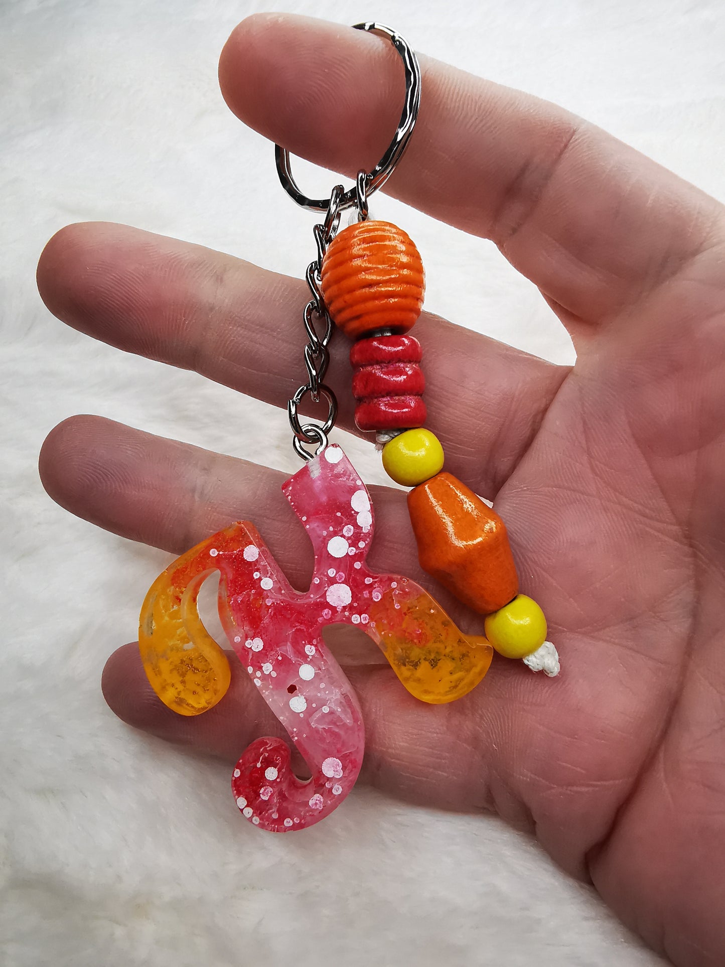 Porte clé lettre K + breloque