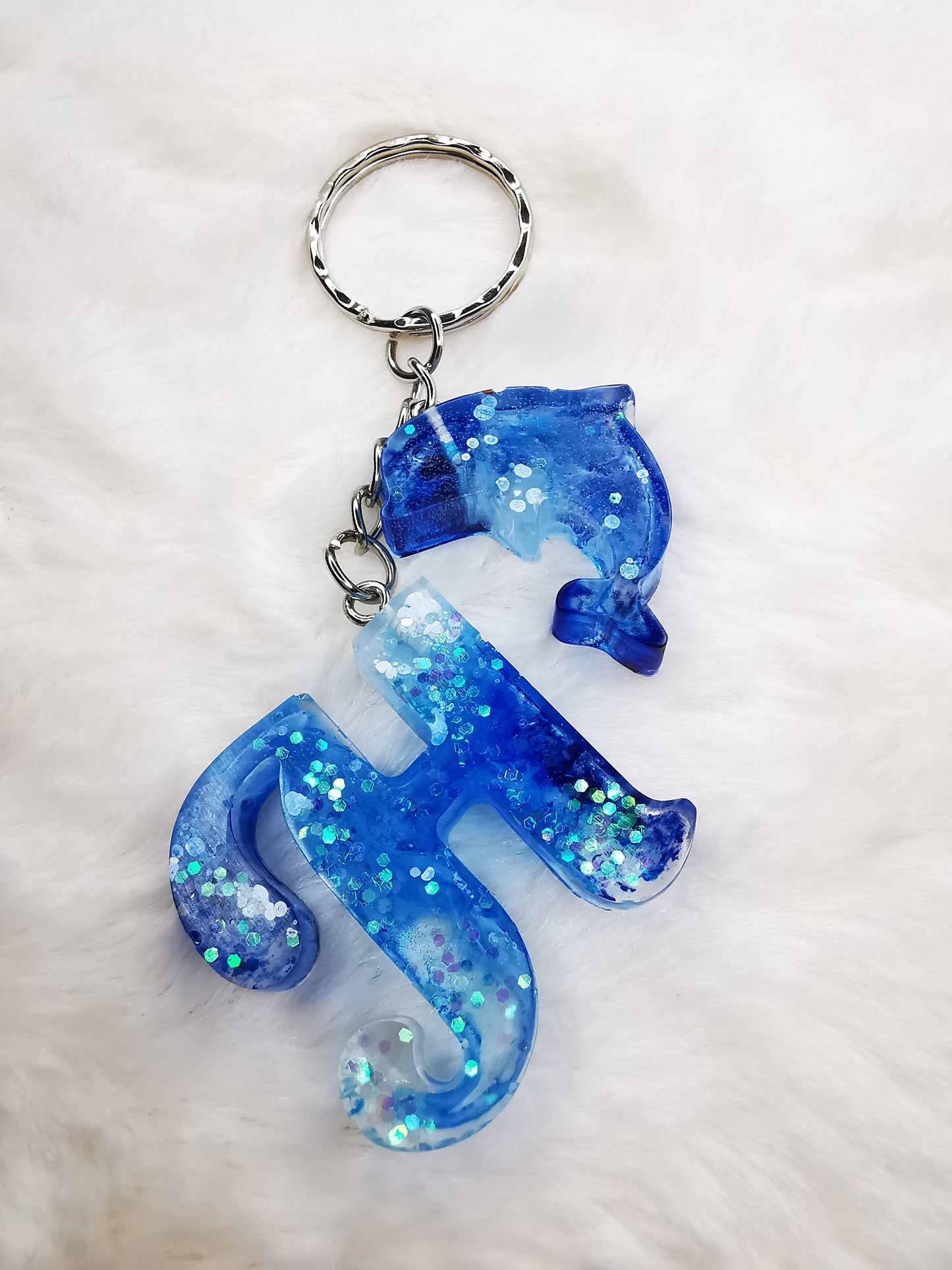 Porte clé lettre H et son dauphin