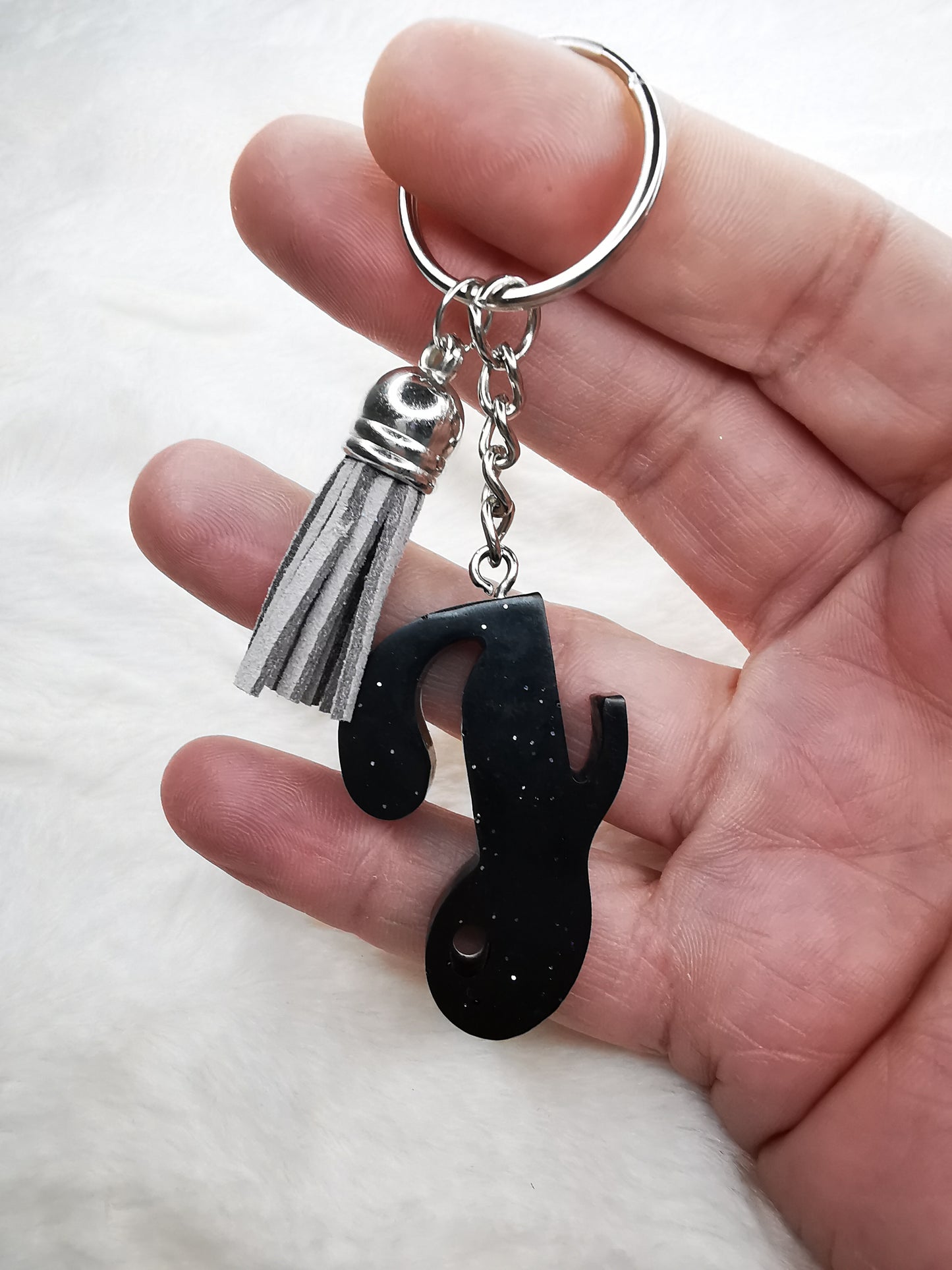 Porte clé lettre J et son pompon