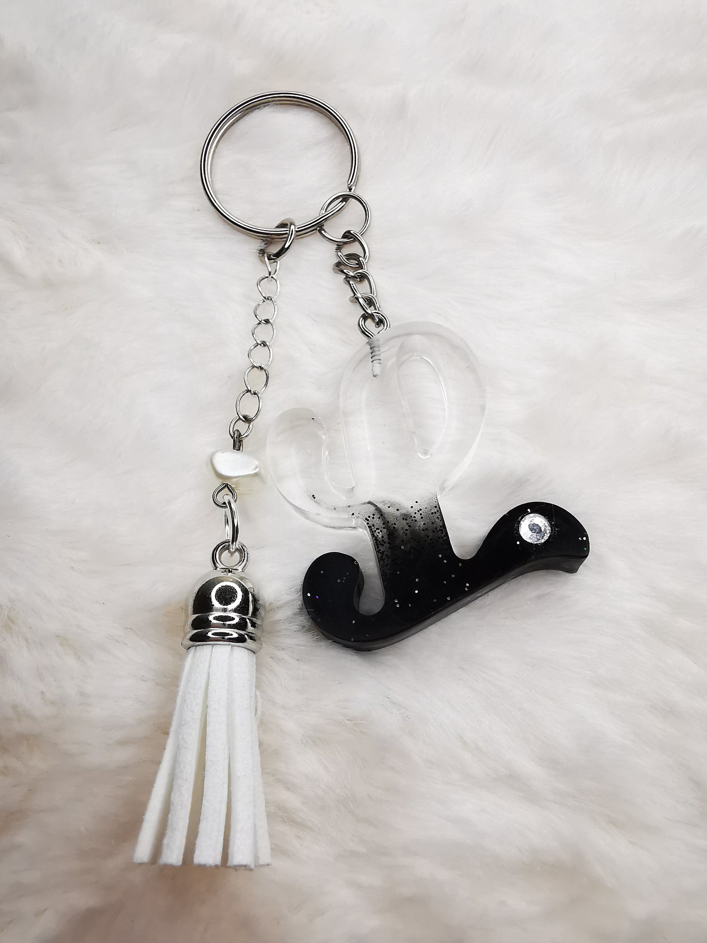 Porte clé lettre L avec strass et pompon