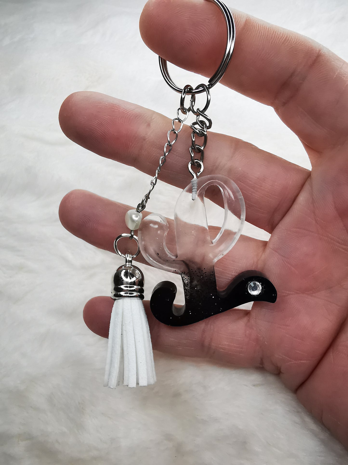 Porte clé lettre L avec strass et pompon