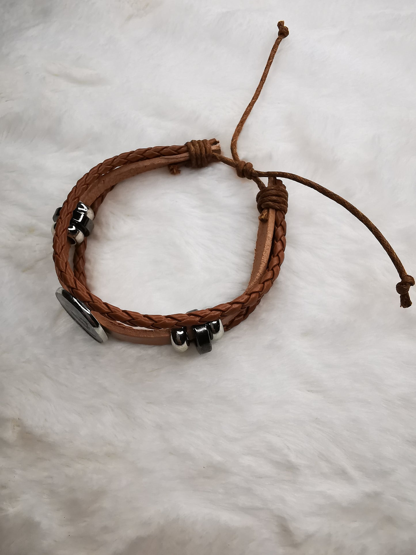 Bracelet marron réglable chasseur