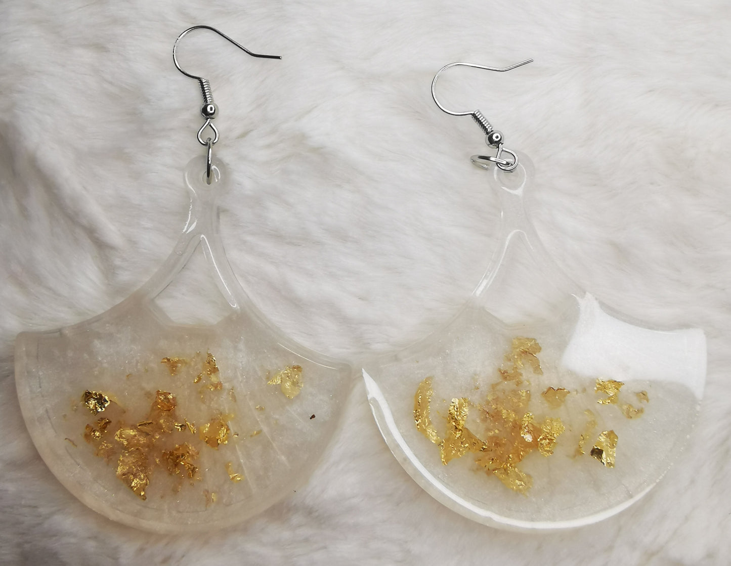 Boucles d'oreilles avec feuilles d'or