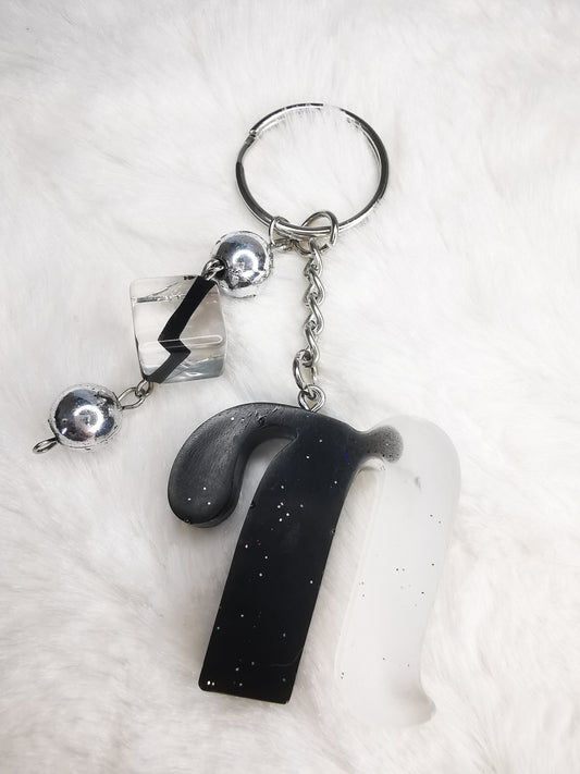 Porte clé lettre N noir et blanc