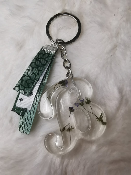 Porte cle lettre B avec fleurs