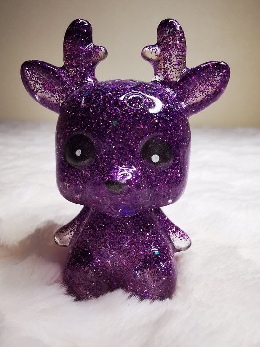 Biche décorative violette pailletée
